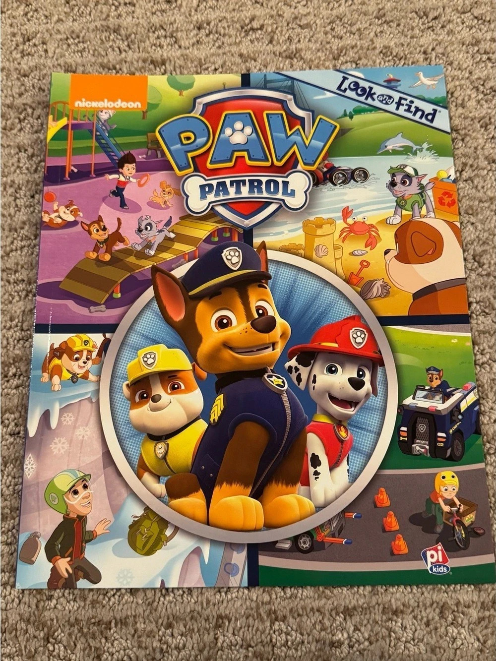 Nickelodeon Paw Patrol Look and Find Book